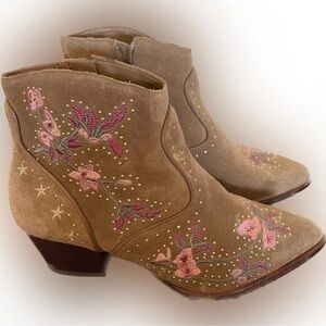 Gianni Bini Ramsey Embroidered Ankle Boot Women's EUC